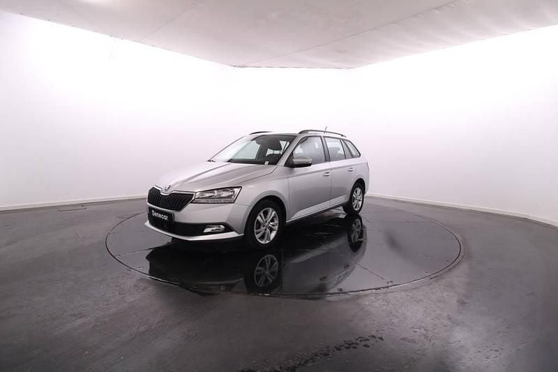 Cinza Usado 2022 Skoda Fabia Ambition Carrinha | € 17.250 (Preço elevado) - Imagem 1/4