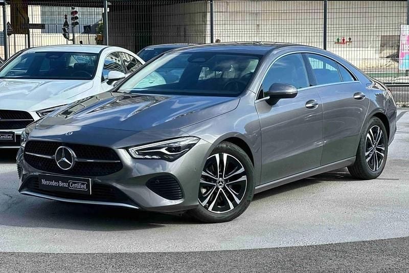 Cinzento Usado 2024 Mercedes CLA180 Sedan | € 38.700 (Preço justo) - Imagem 1/4