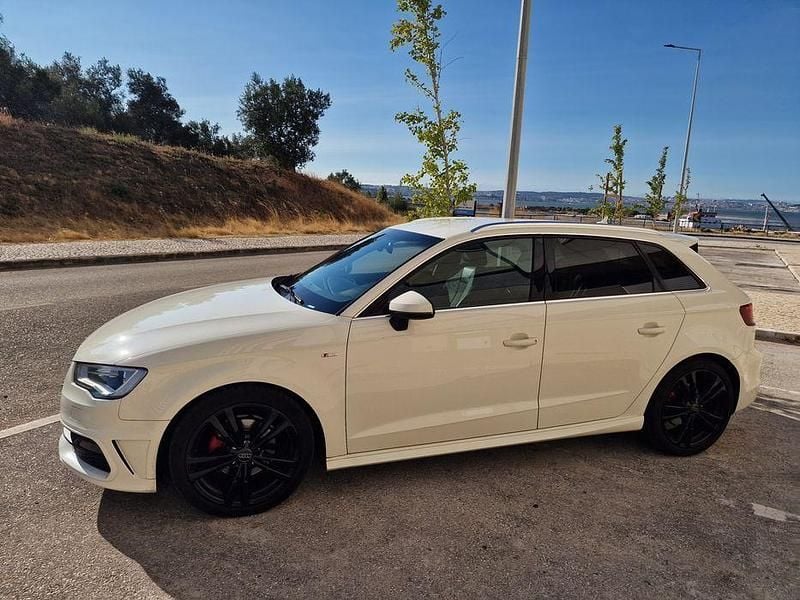 Usado 2014 Audi A3 S-Line Sedan | € 14.700 (Preço elevado) - Imagem 1/4