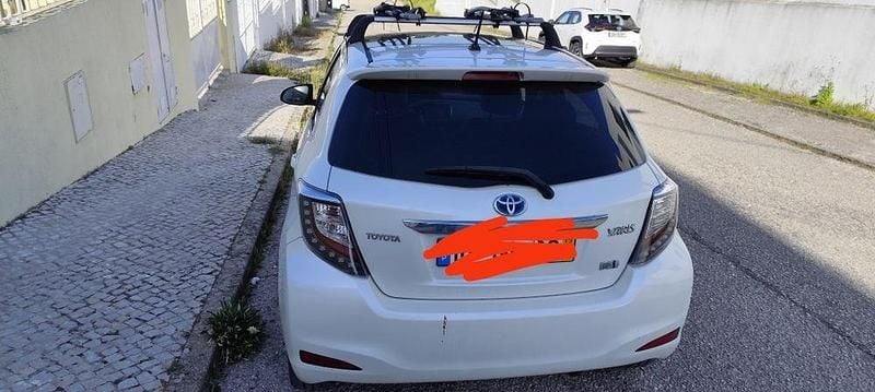Usado 2012 Toyota Yaris Hybrid Sport Sedan | € 11.999 (Caro) - Imagem 1/4