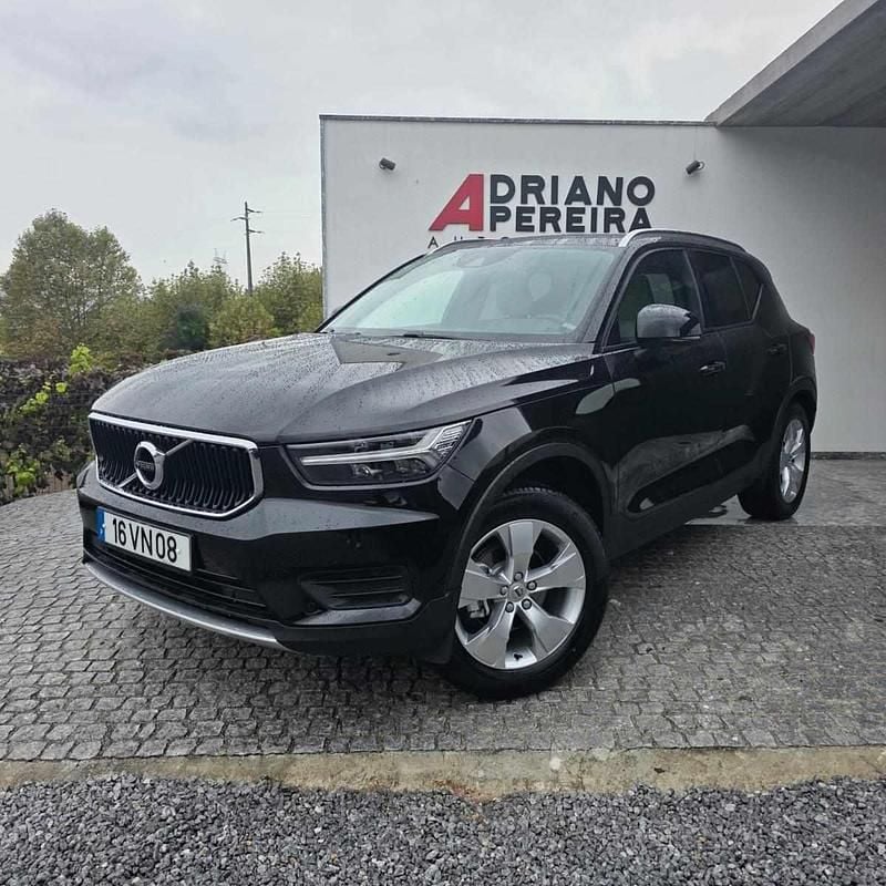 Preto Usado 2018 Volvo XC40 Momentum SUV | € 23.500 (Preço justo) - Imagem 1/4