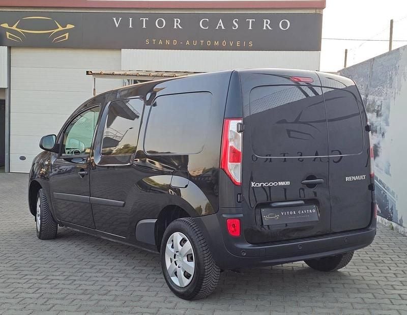 Usado Renault Kangoo Business 90 HP (66 kW) 2018 Preto