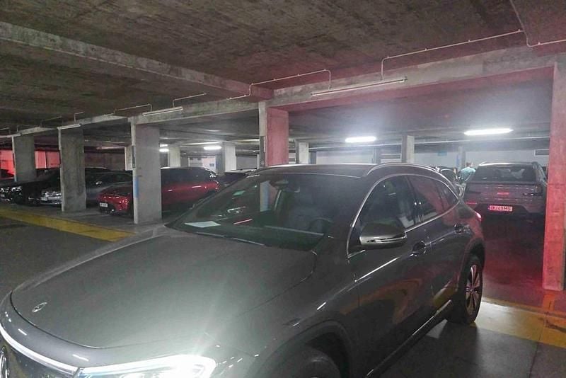 Cinzento Novo 2025 Mercedes EQA250+ Edition SUV | € 55.900 (Preço justo) - Imagem 1/4