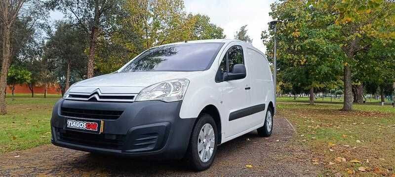 Branco Usado 2018 Citroën Berlingo Comfort Monovolume | € 12.500 (Preço justo) - Imagem 1/4