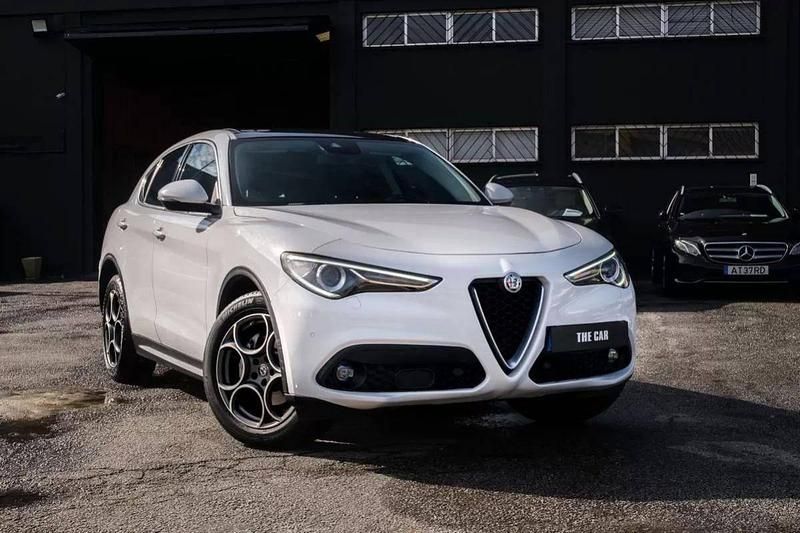 Usado Alfa Romeo Stelvio Ti 210 HP (154 kW) 2017 Branco SUV