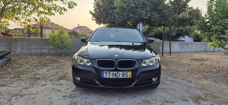 Usado 2012 BMW 320 Efficient Dynamics Sedan | € 7.500 - Imagem 1/4