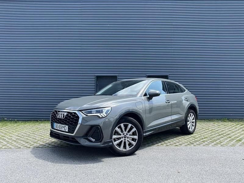 Cinza Usado 2024 Audi Q3 SUV | € 39.990 - Imagem 1/4