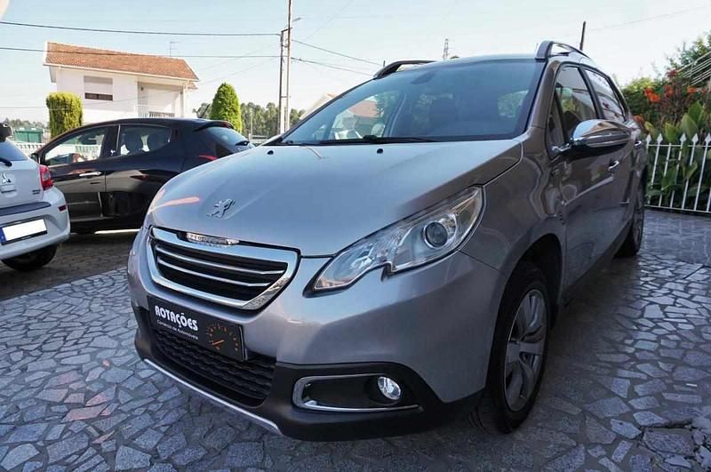 Cinzento Usado 2015 Peugeot 2008 SUV | € 9.490 (Preço justo) - Imagem 1/4