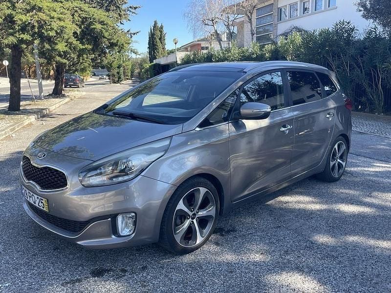 Usado Kia Carens 136 HP (100 kW) 2015 Monovolume