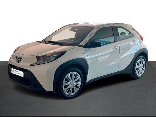 Branco Usado 2022 Toyota Aygo X X-play SUV | € 17.000 - Imagem 1/4