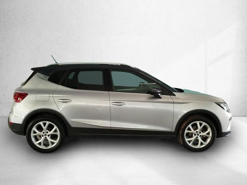 Usado Seat Arona FR 110 HP (80 kW) 2023 Cinza SUV