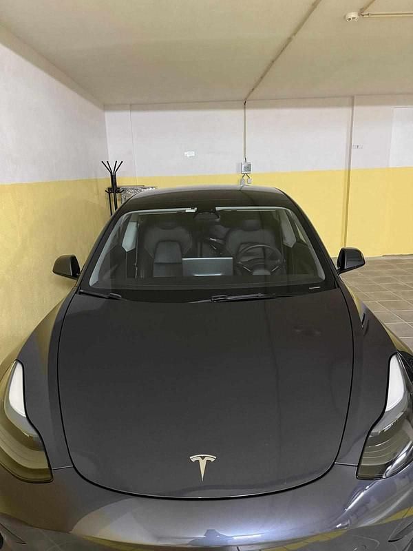 Usado Tesla Model 3 Standard Range Plus 208 kW (283 HP) 2022 Cinzento Sedan