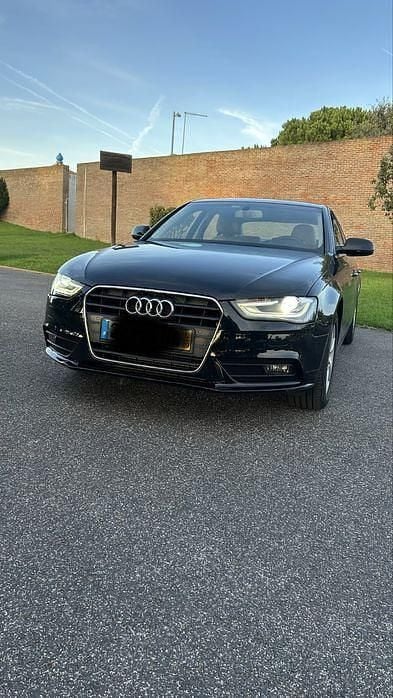 Usado 2012 Audi A4 Sedan | € 12.750 (Bom preço) - Imagem 1/4