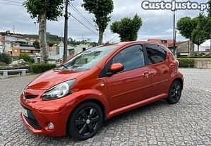 Usado Toyota Aygo 68 HP (50 kW) 2012 Outra Citadino