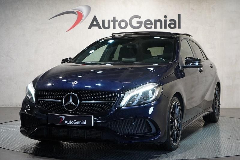 Azul Usado 2017 Mercedes A180 AMG line | € 19.990 (Preço justo) - Imagem 1/4