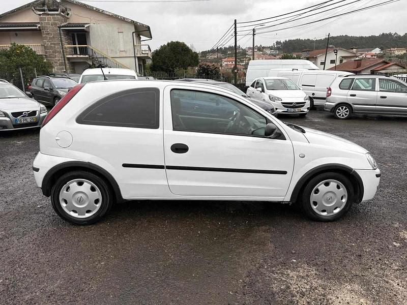 Usado Opel Corsa 70 HP (51 kW) 2004 Branco Citadino