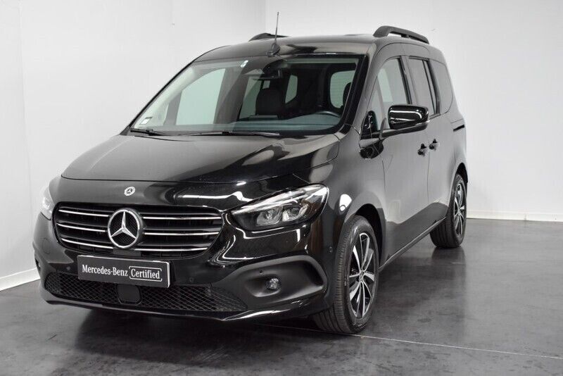 Usado Mercedes T180 116 HP (85 kW) 2022 Preto Monovolume