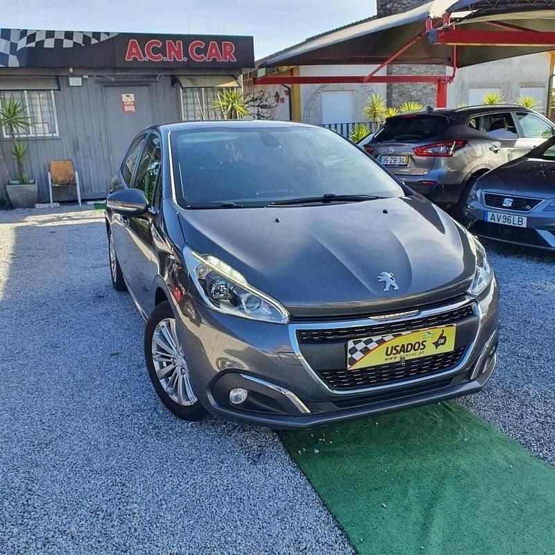 Cinzento Usado 2018 Peugeot 208 Citadino | € 14.850 (Caro) - Imagem 1/4