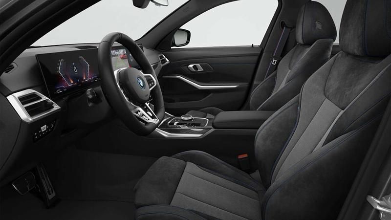 Usado BMW 330e 292 HP (214 kW) 2025 Preto sapphire metalizada Carrinha