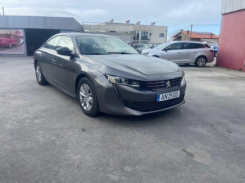 Usado Peugeot 508 Allure 131 HP (96 kW) 2022 Cinza