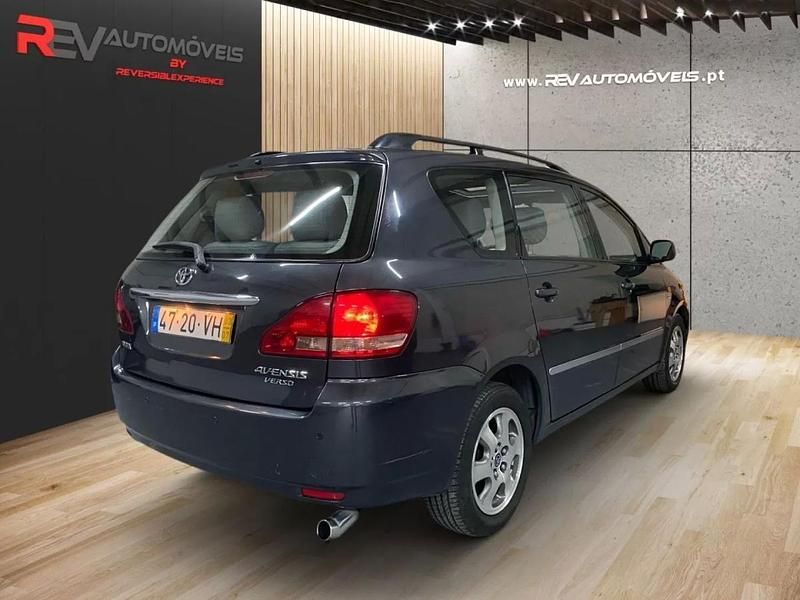 Usado Toyota Avensis Verso 116 HP (85 kW) 2003 Cinzento Monovolume