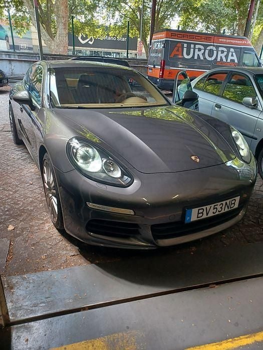 Usado 2014 Porsche Panamera S E-Hybrid Sedan | € 36.500 (Bom preço) - Imagem 1/4