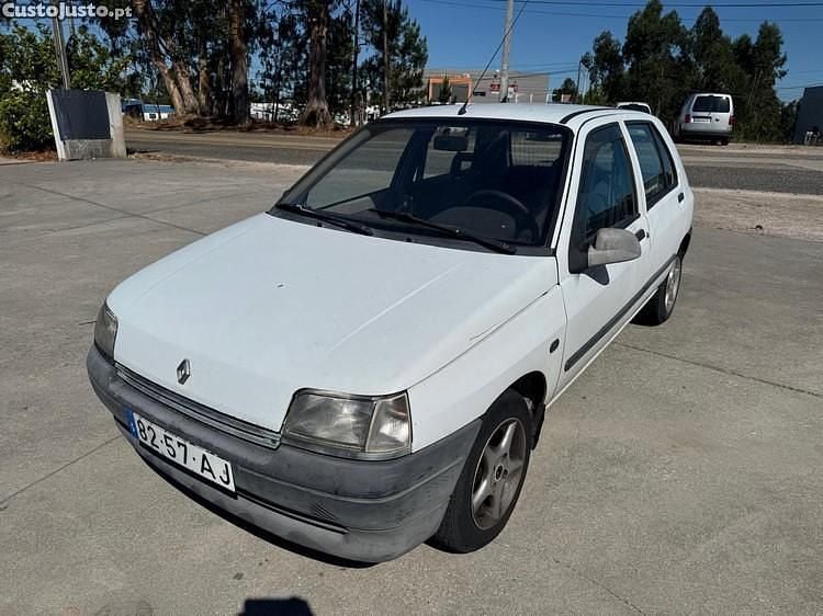 Branco Usado 1992 Renault Clio Citadino | € 900 - Imagem 1/1