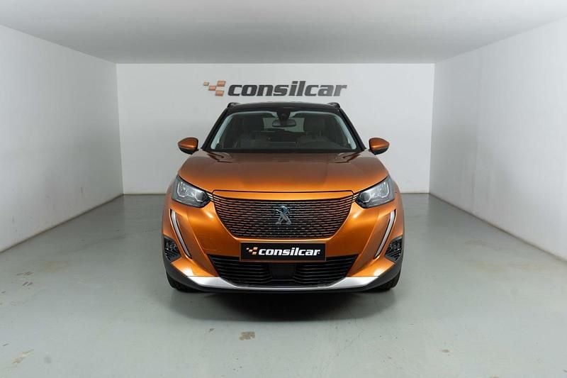 Usado Peugeot e-2008 Allure 100 kW (136 HP) 2021 Laranja SUV