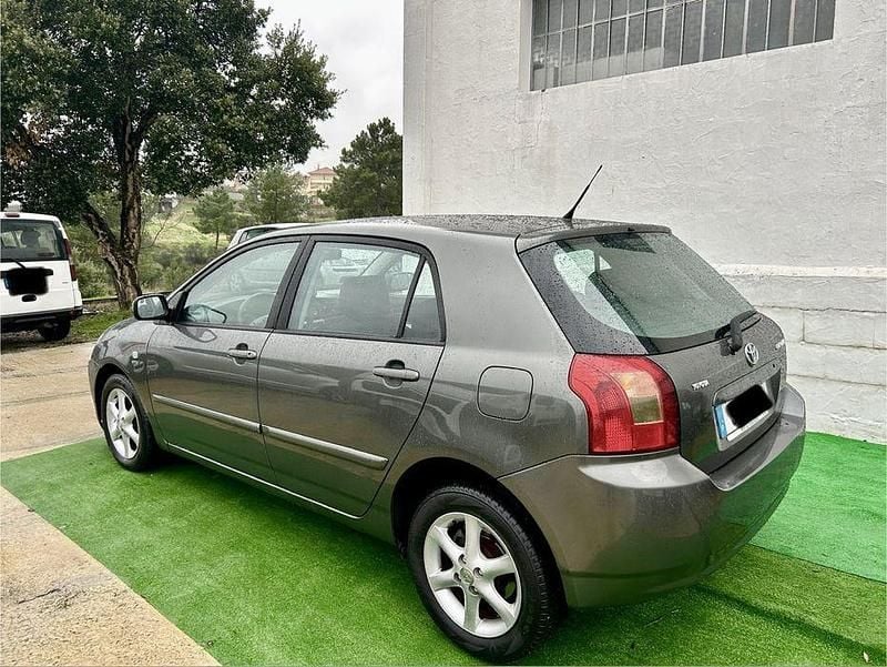 Usado Toyota Corolla Sol 97 HP (71 kW) 2002 Sedan