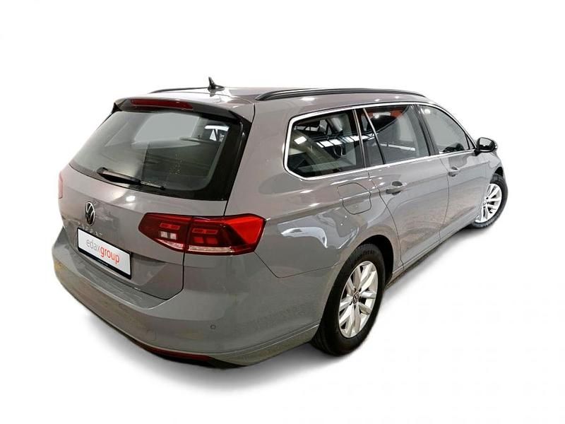Usado VW Passat 122 HP (89 kW) 2022 Cinzento Carrinha