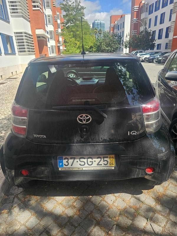 Usado Toyota iQ 90 HP (66 kW) 2009 Preto Citadino
