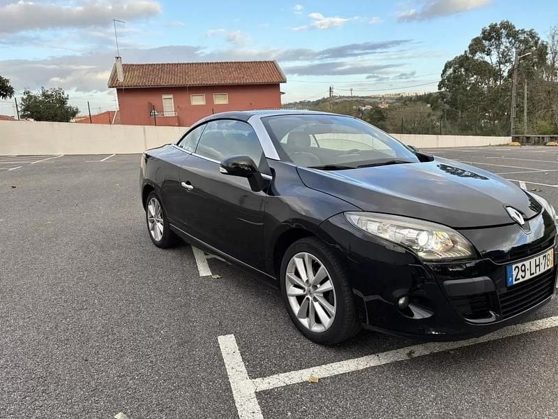 Usado Renault Mégane Cabriolet Dynamique 110 HP (80 kW) 2011 Preto Cabrios