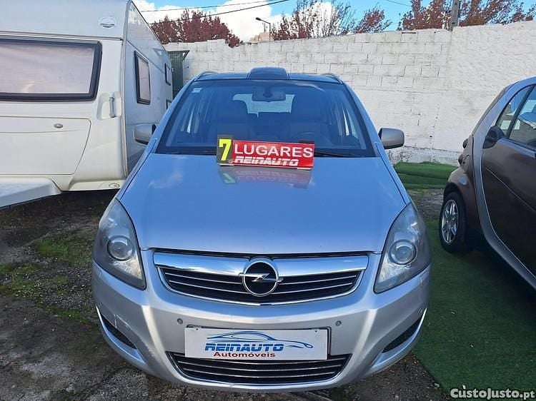 Cinza Usado 2010 Opel Zafira Eco Monovolume | € 6.490 - Imagem 1/1