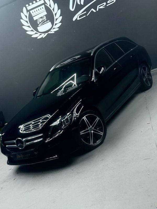 Preto Usado 2021 Mercedes C300 Edition Carrinha | € 31.999 - Imagem 1/4