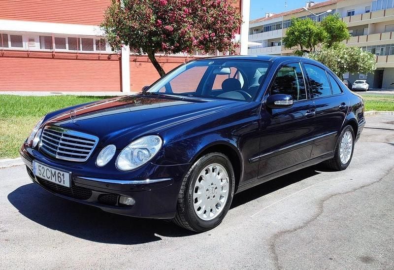 Usado 2005 Mercedes E220 Sedan | € 14.000 - Imagem 1/4