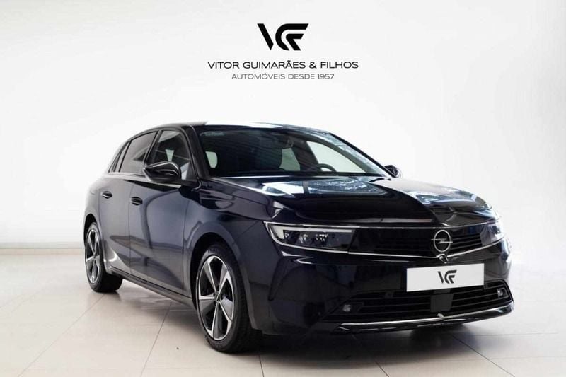 Usado Opel Astra Elegance 130 HP (95 kW) 2022 Preto