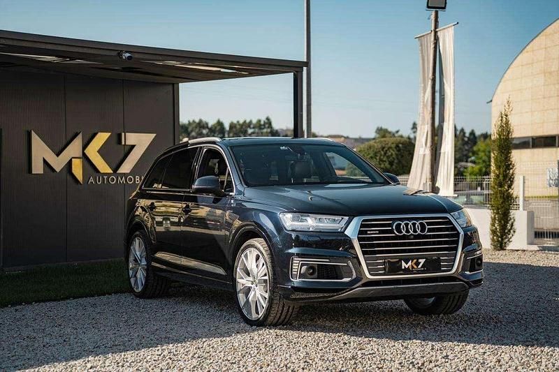 Azul Usado 2017 Audi Q7 SUV | € 32.990 (Bom preço) - Imagem 1/4