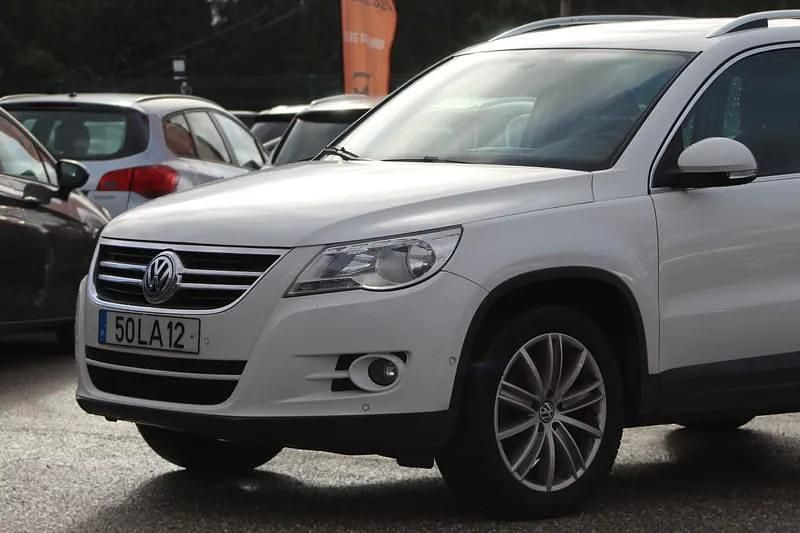 Usado VW Tiguan Trendline 150 HP (110 kW) 2010 Branco SUV