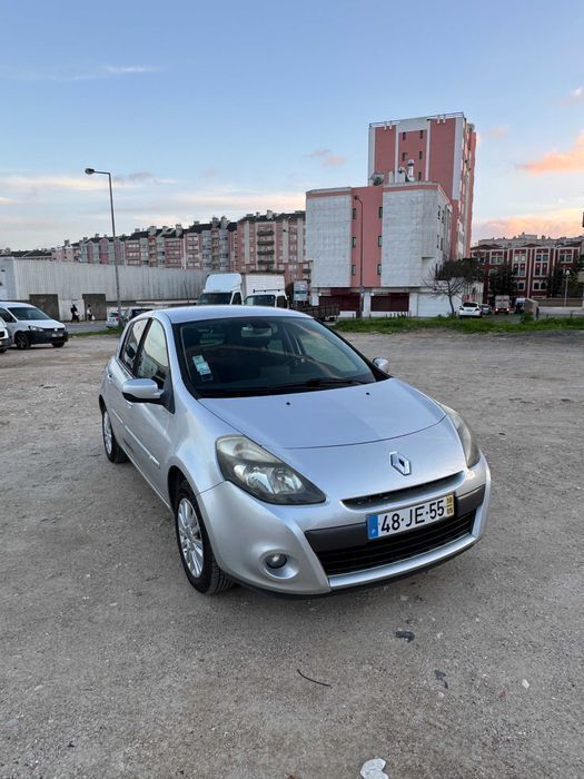 Usado 2010 Renault Clio III Sedan | € 4.999 - Imagem 1/4