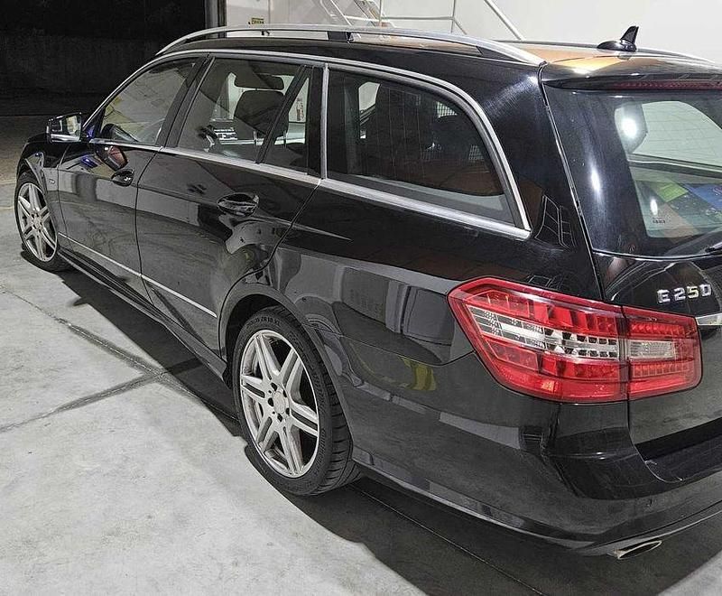 Usado 2010 Mercedes E250 Sedan | € 18.000 (Preço justo) - Imagem 1/4