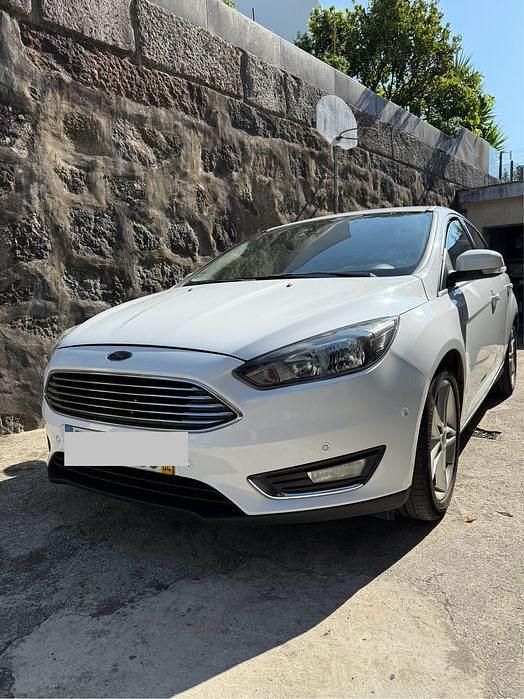 Usado 2015 Ford Focus Sedan | € 8.400 (Preço justo) - Imagem 1/4