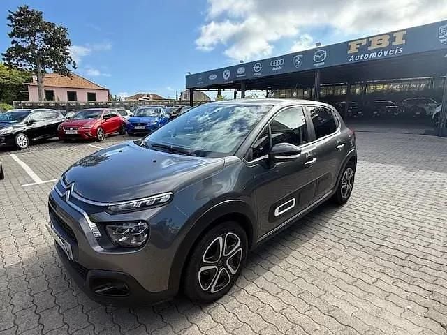 Cinzento Usado 2022 Citroën C3 Feel Citadino | € 17.900 (Preço justo) - Imagem 1/4