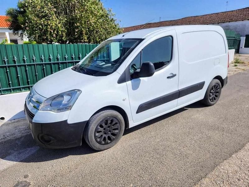 Branco Usado 2012 Citroën Berlingo Monovolume | € 5.500 (Preço justo) - Imagem 1/4