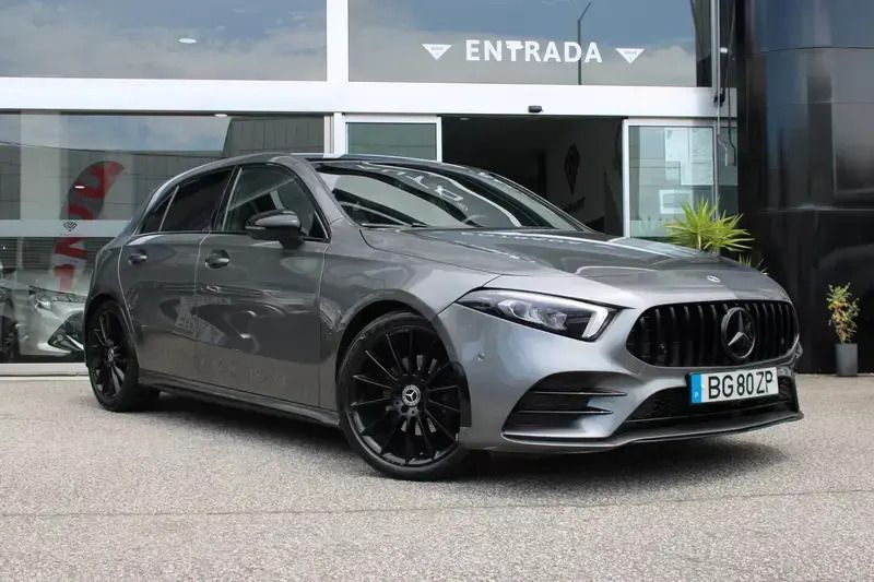 Usado Mercedes A180 AMG line 116 HP (85 kW) 2018 Cinza escuro