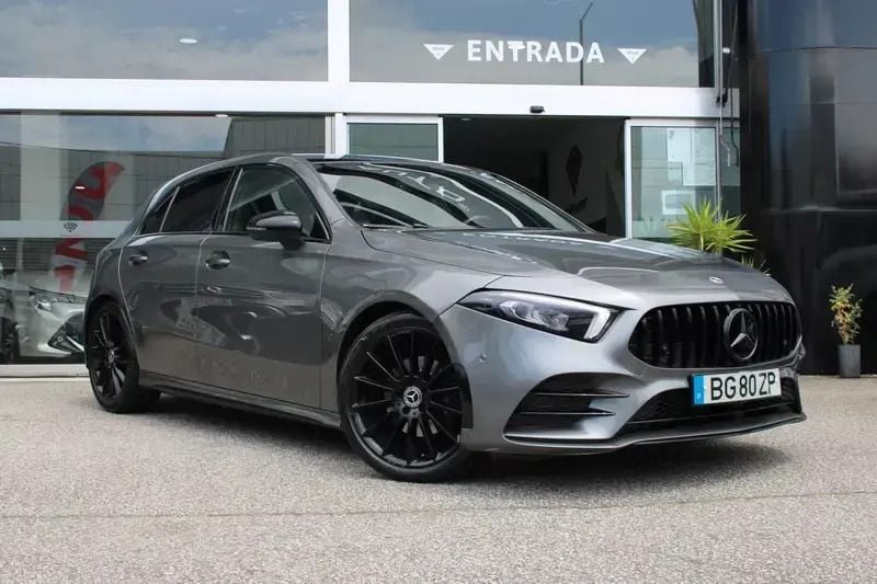 Cinza escuro Usado 2018 Mercedes A180 AMG line | € 23.900 (Bom preço) - Imagem 1/4