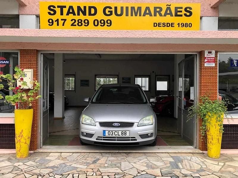 Cinzento Usado 2006 Ford Focus Citadino | € 4.250 (Preço justo) - Imagem 1/4
