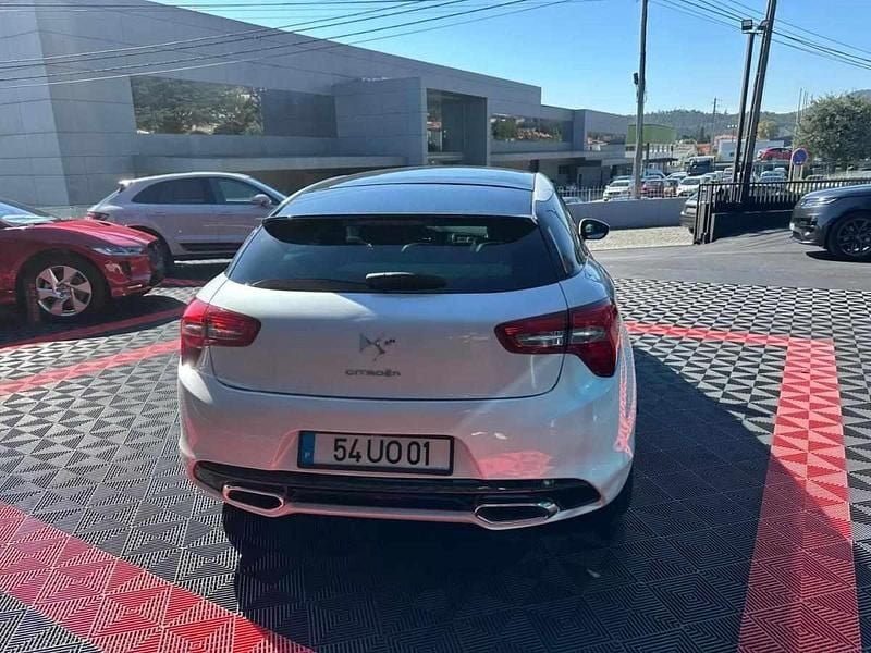 Usado Citroën DS5 200 HP (147 kW) 2013 Branco Citadino