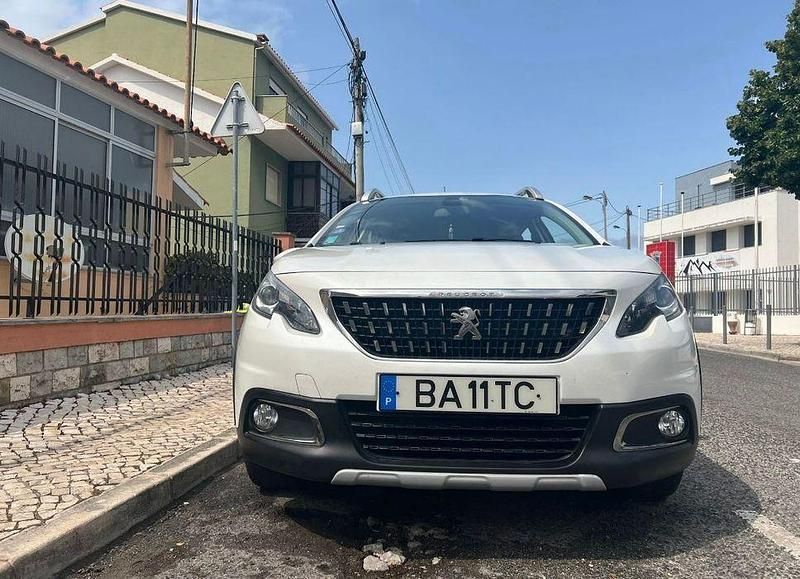 Usado Peugeot 2008 Allure 125 HP (91 kW) 2018 SUV