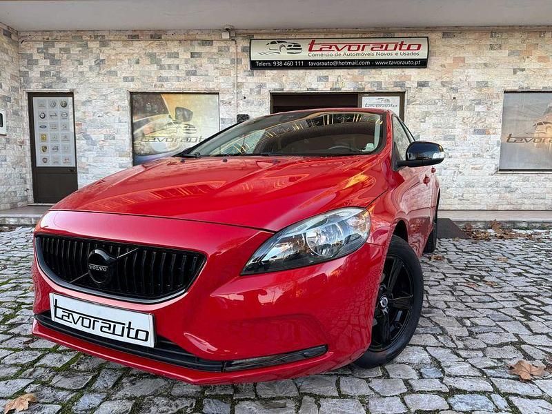 Usado 2017 Volvo V40 Momentum Sedan | € 14.750 (Preço justo) - Imagem 1/4