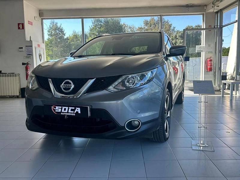 Cinzento Usado 2013 Nissan Qashqai SUV | € 15.890 - Imagem 1/4